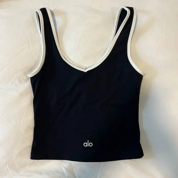 ALO Yoga Black and White Crop Top - Picture 2 of 4